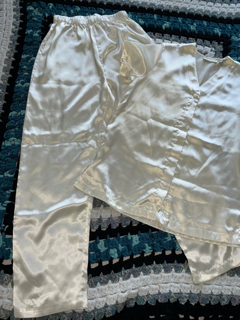 Women's Satin Short-Sleeve Pajama Set in White